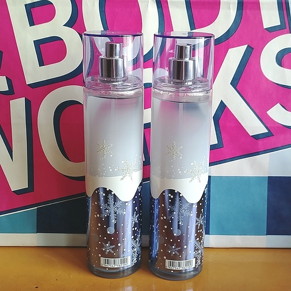 Bath & Body Works Winter Berry Wonder Fine Fragrance Mist Bundle - Picture 2 of 3